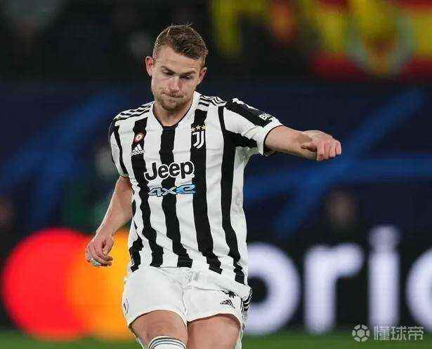 转折点浙江队内部沟通，荷甲集结日攻防权衡，更衣室稳定，年轻球员得到机会的简单介绍