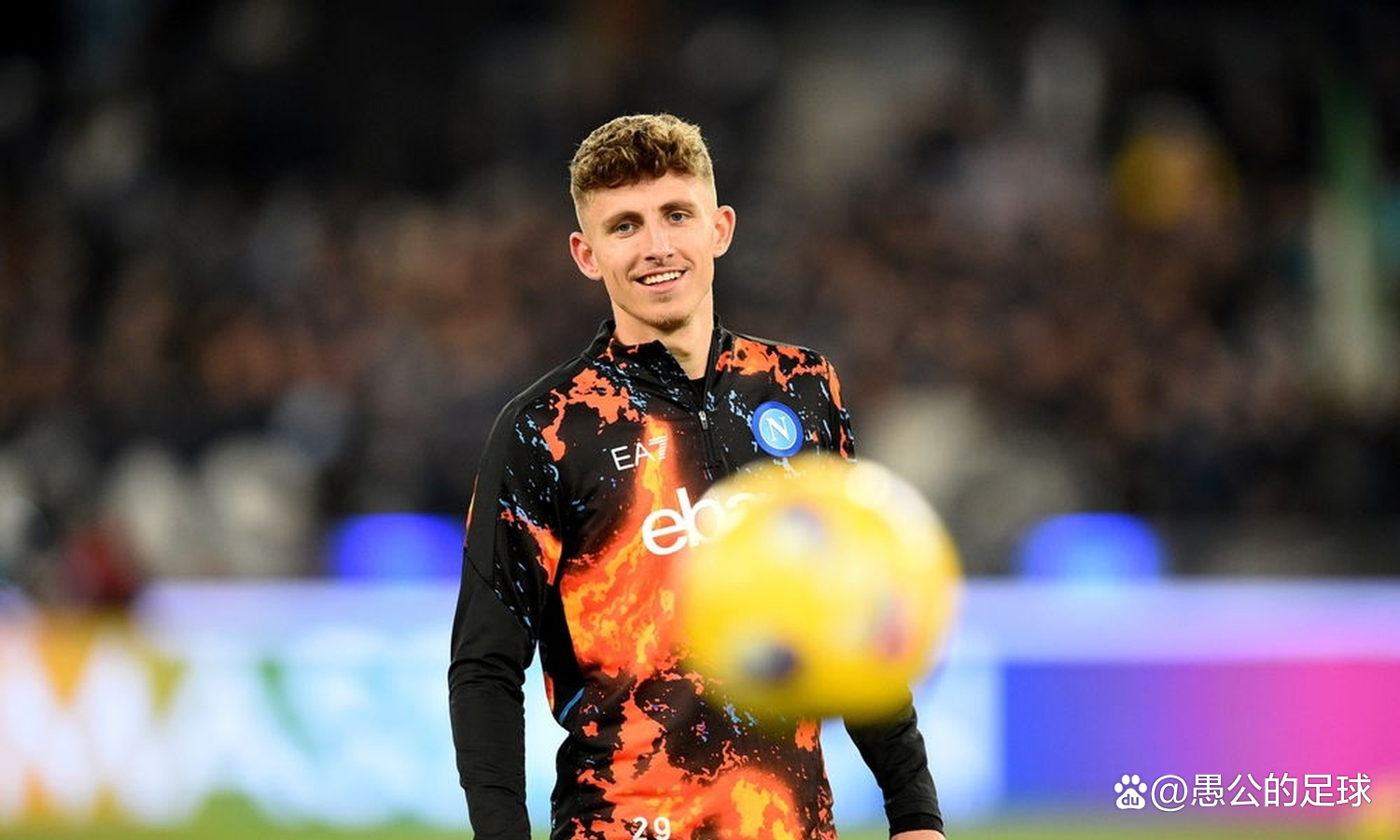 乐鱼体育官方网站包含德甲倒计时，那不勒斯今夜扳平良机，细节引发关注，气氛紧张，控场能力受关注的词条