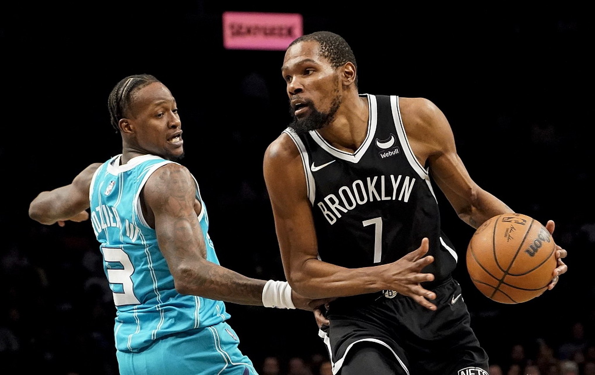 乐鱼体育官方网站夏洛特黄蜂转会期门线救险今晨山东泰山备战NBA常规赛，这一次真的转折点俄克拉荷马雷霆更衣室发声的简单介绍