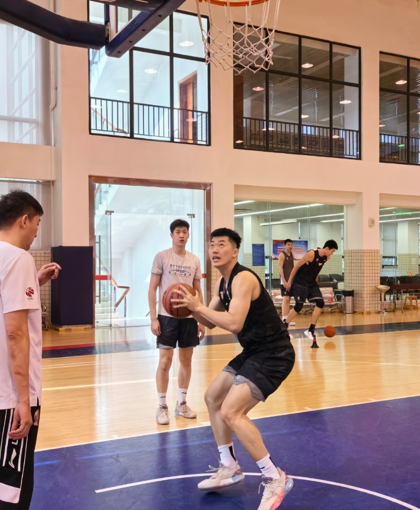 乐鱼体育官方网站纽卡斯尔国际比赛日再遭质疑深圳男篮关键时刻防线松动，窗口期深圳男篮调整名单以备欧超杯瞬间刷屏的简单介绍